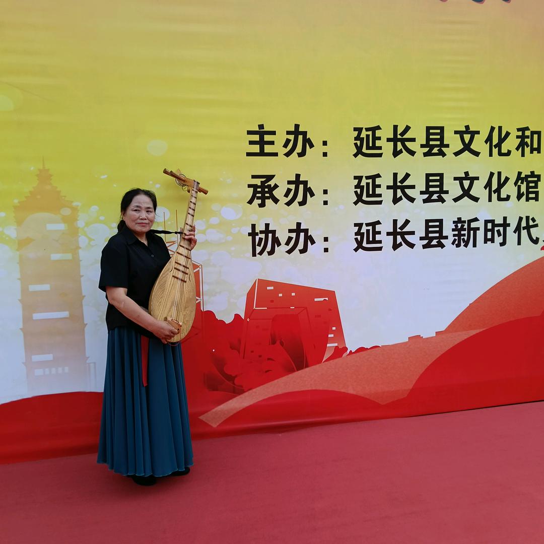勤劳的双手从小爱琵琶