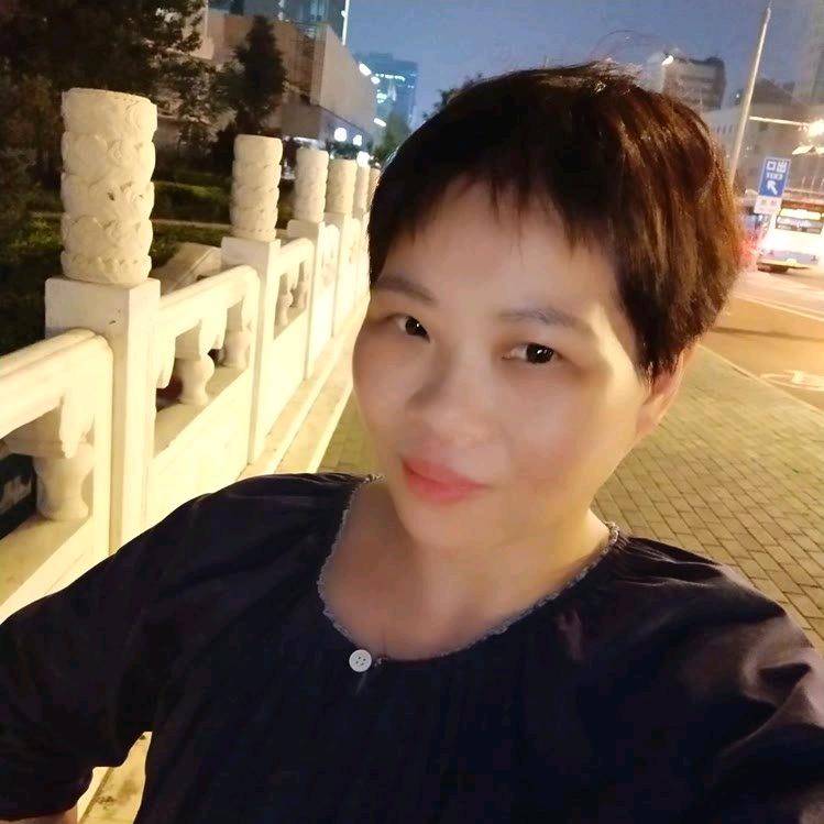 杏儿. 直播创业