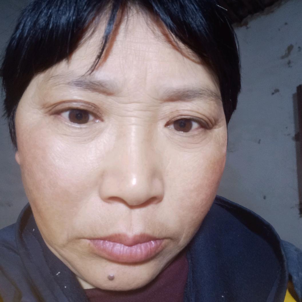 许姐，晚上八点三十分开播