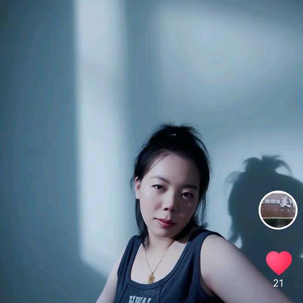 红山区艺指倾城美甲美睫