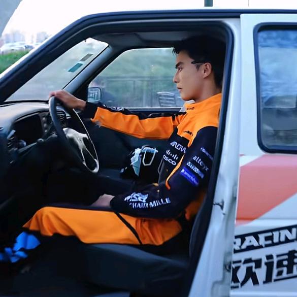 い兮颜৻ꪆ🍊¹²⁰⁴