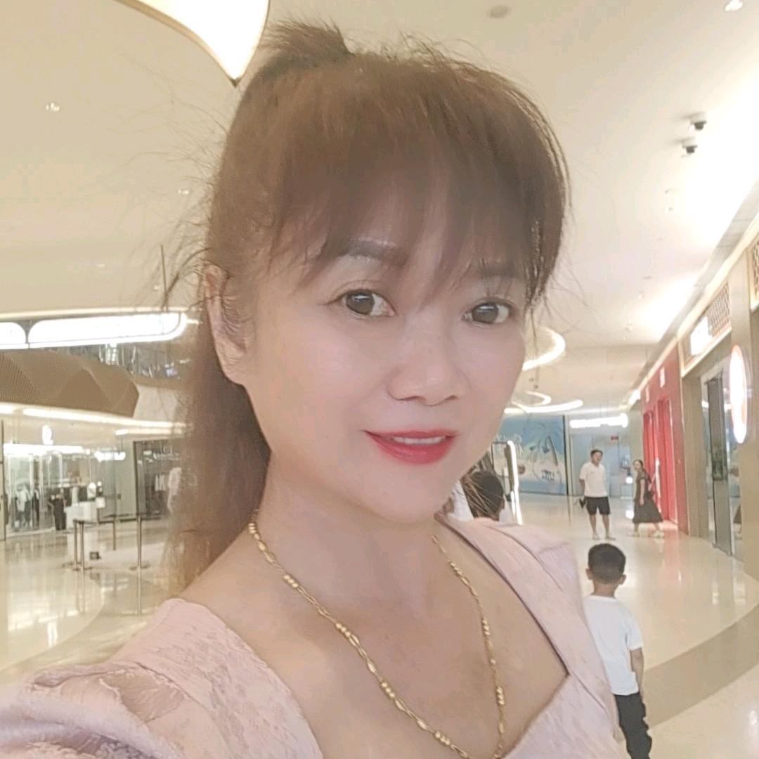 美丽佳人《商品在厨窗》