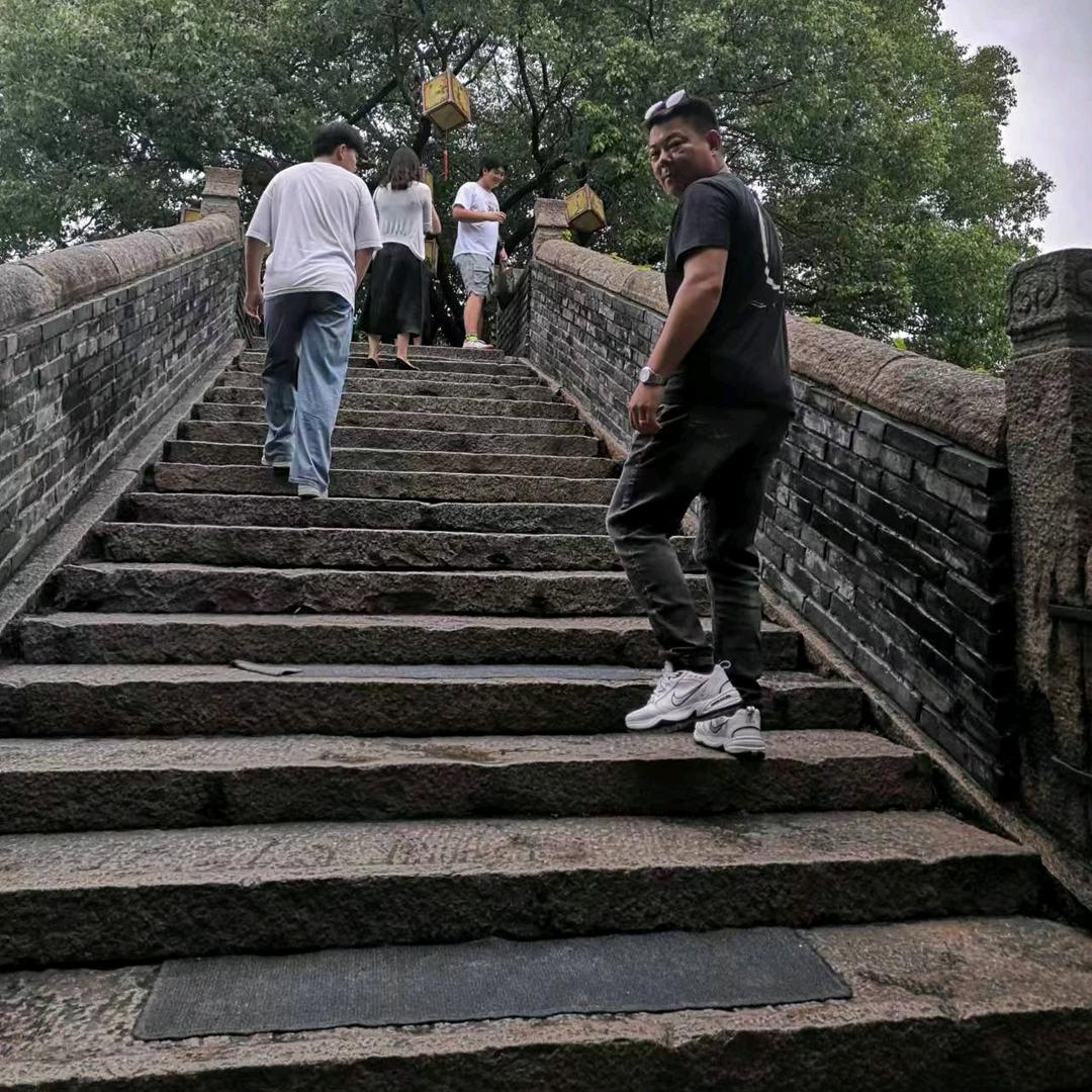 专一（陈谦）提拉米苏