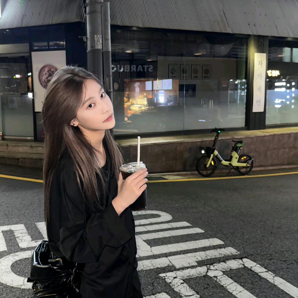 山边那颗果.🍎