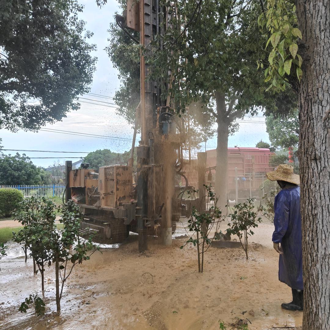 雷霆海快速钻井公司