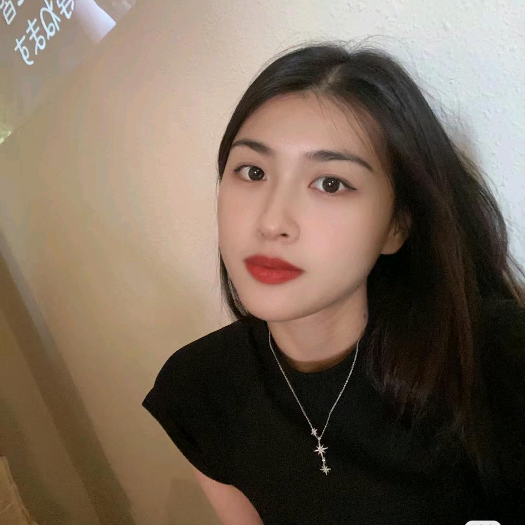 momo私服