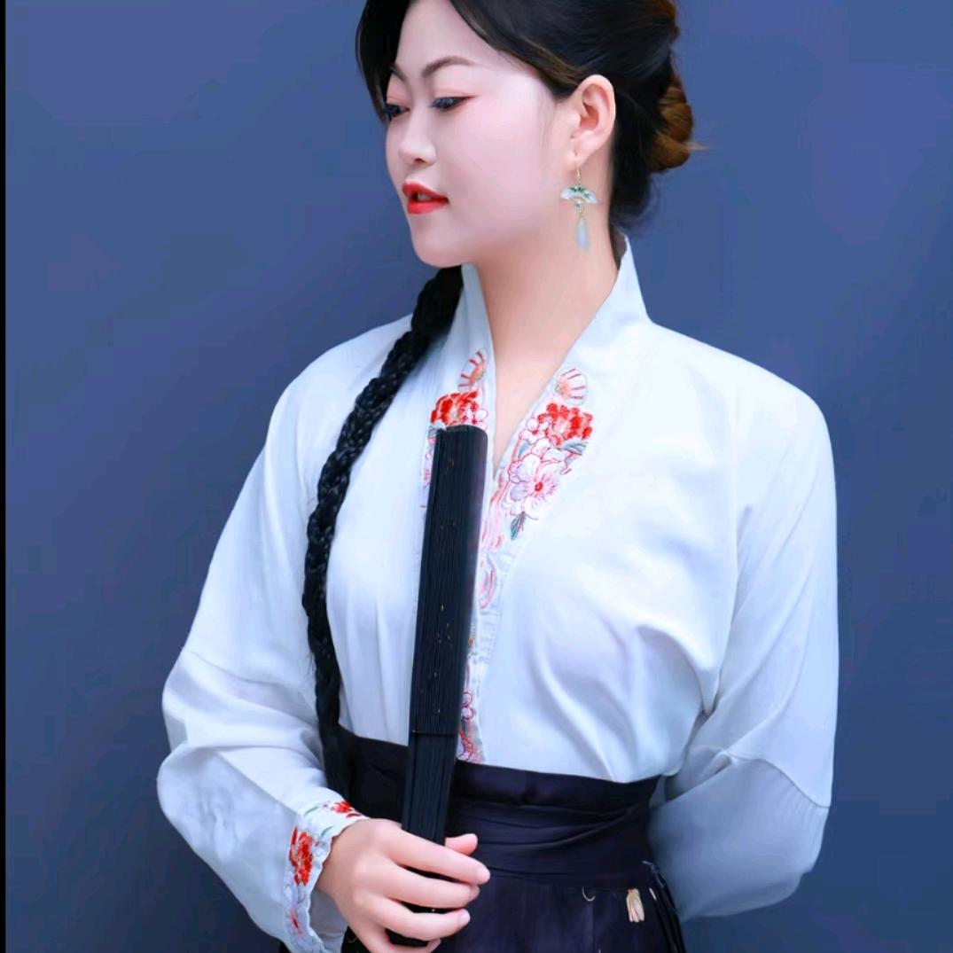 万梅梅