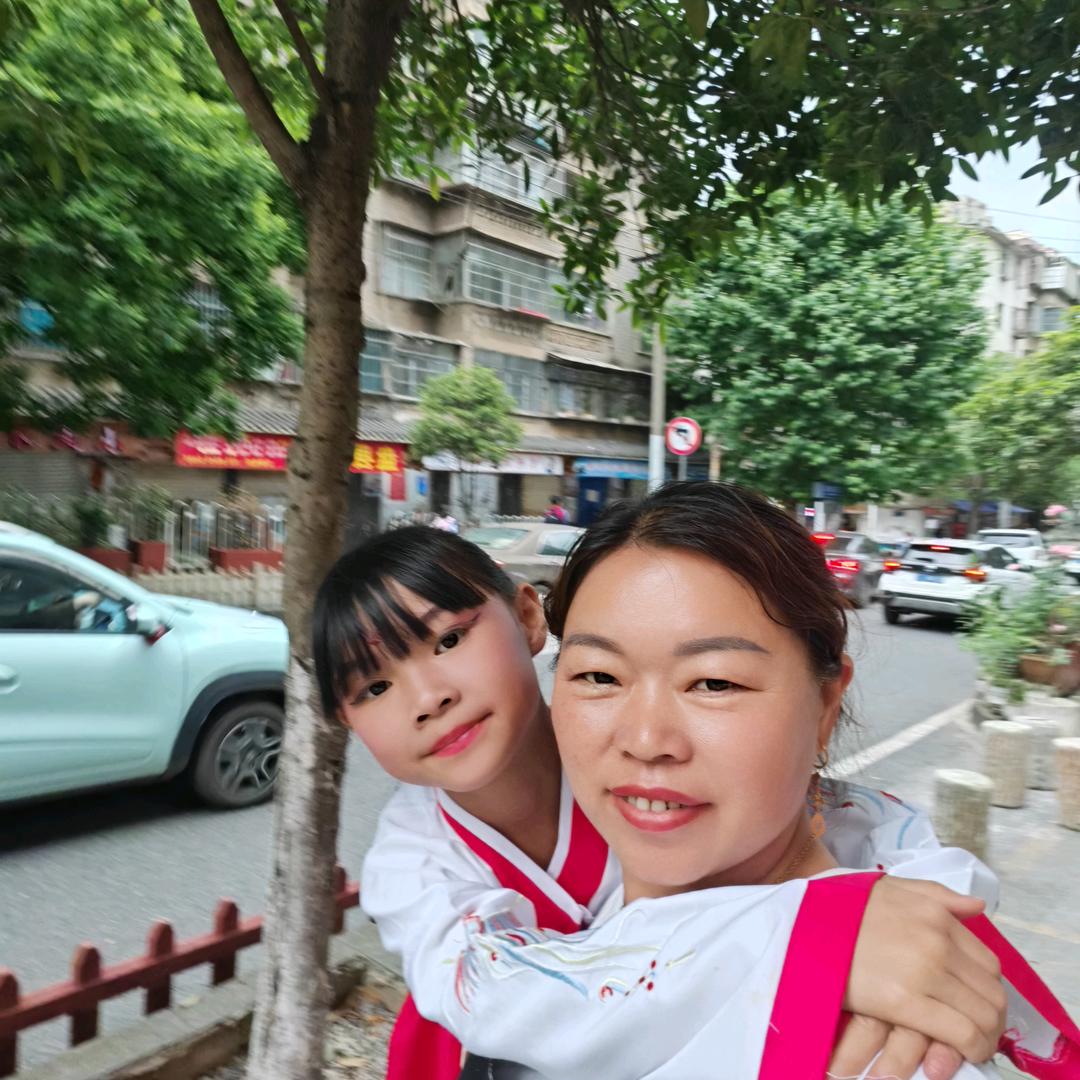 努力拼搏。