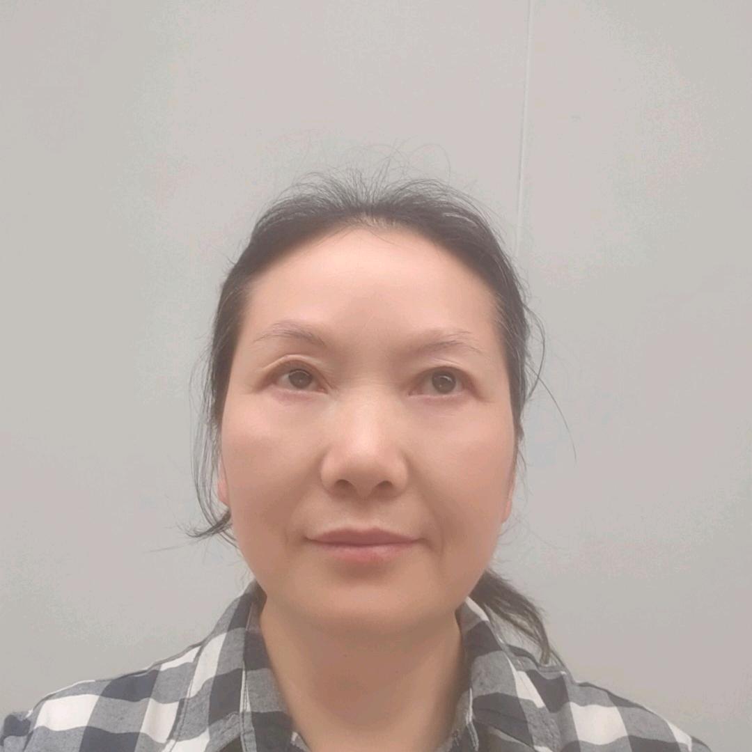 万莲，