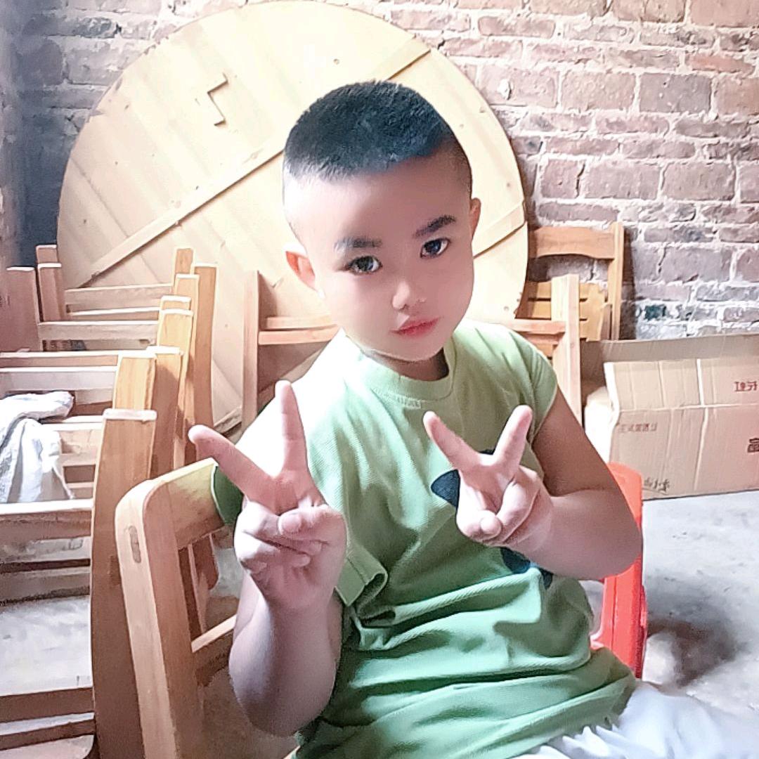 小男孩（亿）