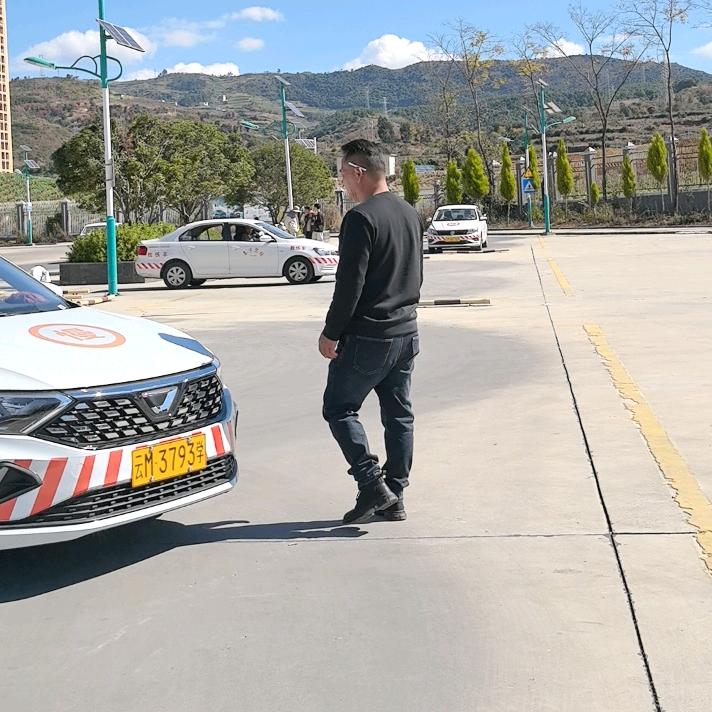 保山泰宇驾校 贾正武(C1C2教练）