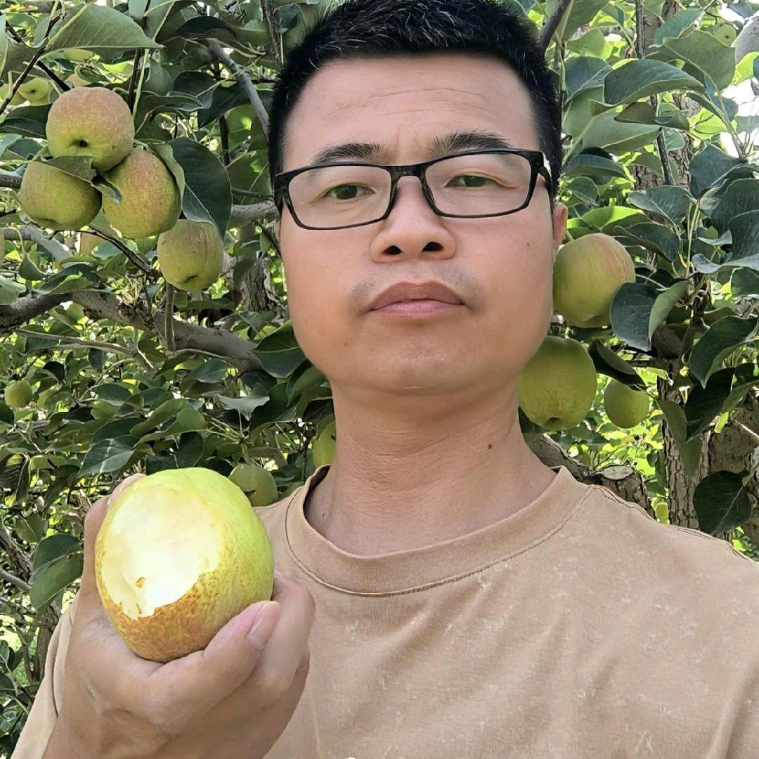 卖新疆水果的阿建