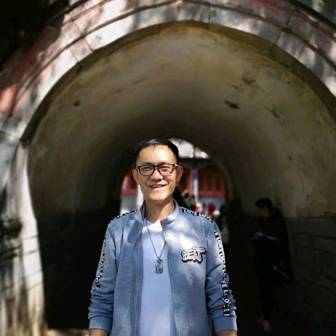 酷夏游泳俱乐部