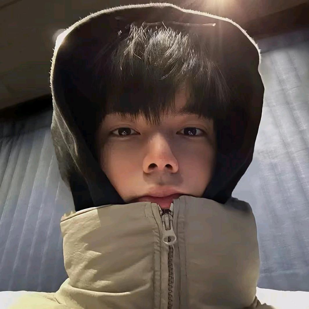 小谭的纸飞机