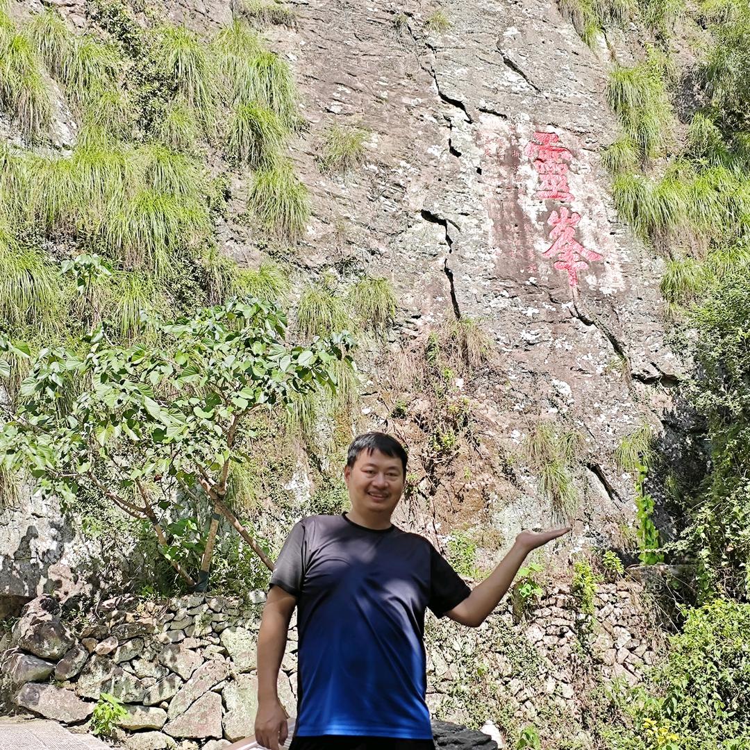 云上家装材料骑单车去酒吧