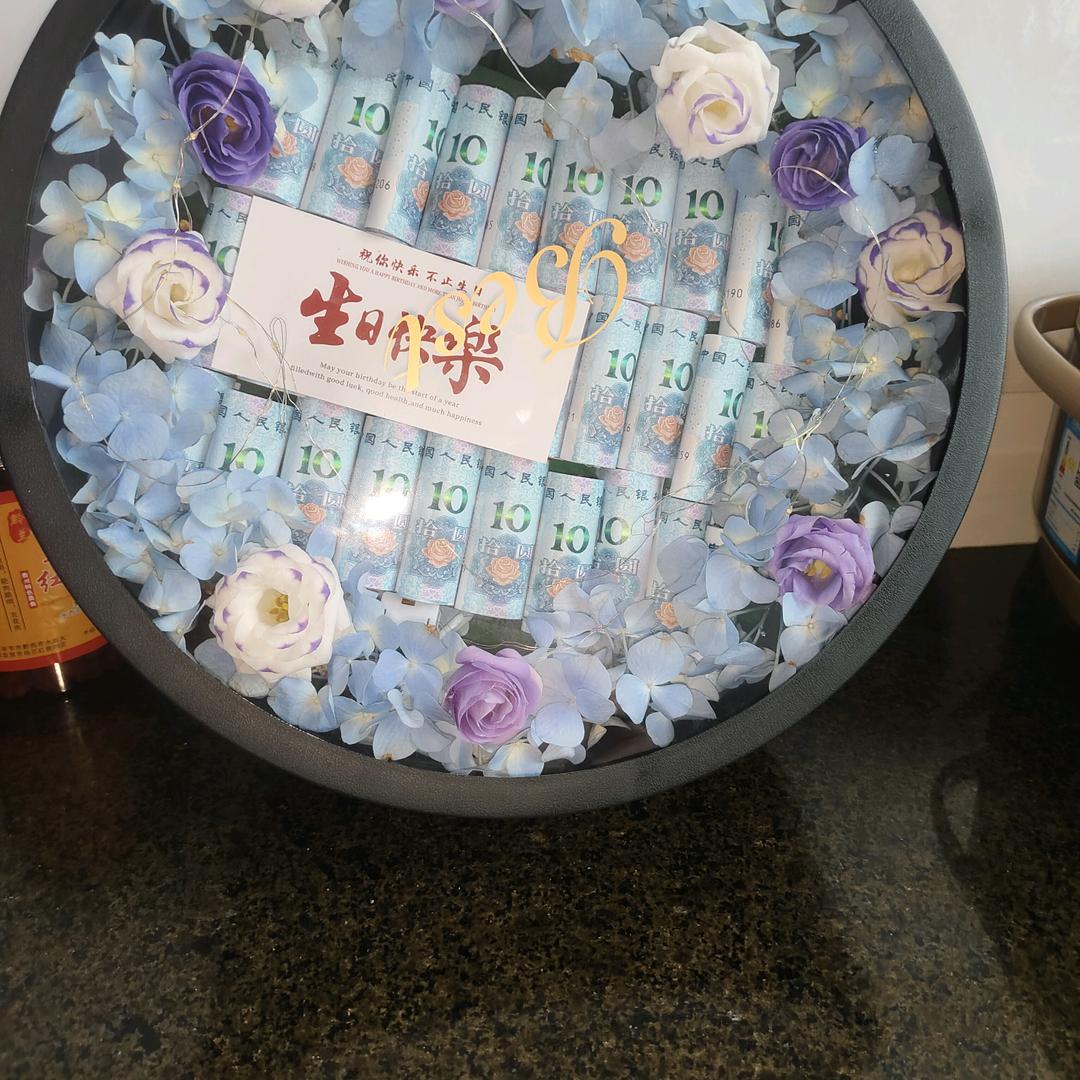 天上的星星有很多。