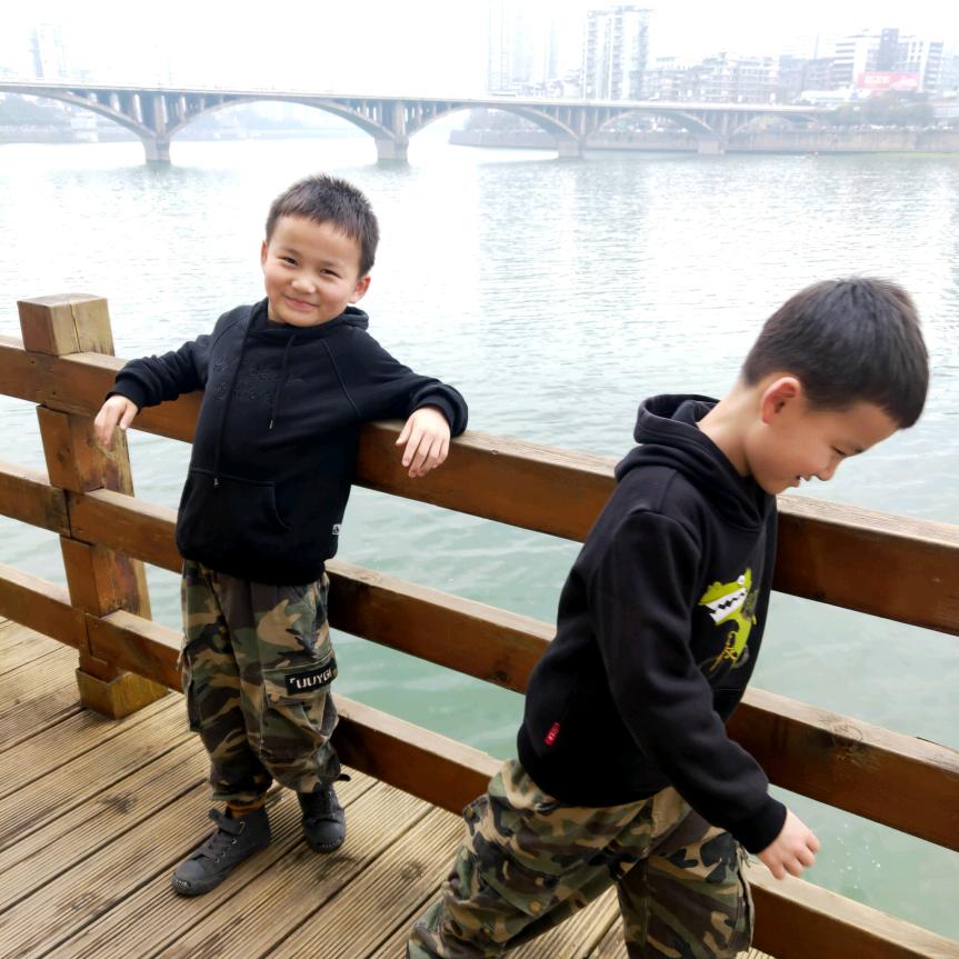 @双胞胎儫杰俩兄弟♥