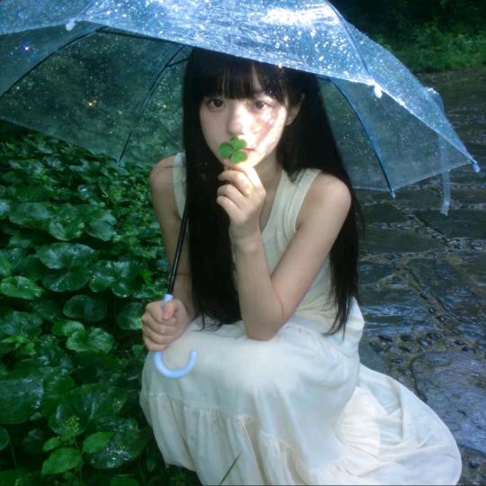 初夏头像