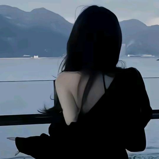 @余余
