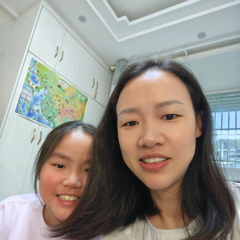 带二娃上班的妈