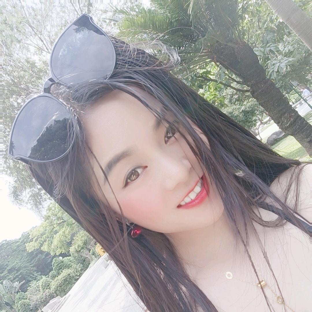爱笑的芳