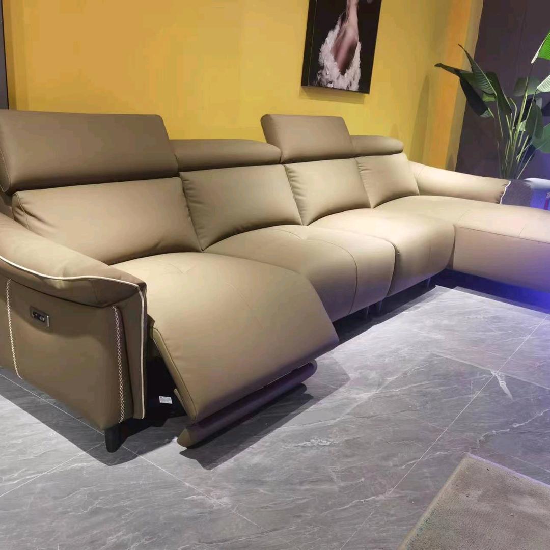 负债男拼命打工挣钱还债