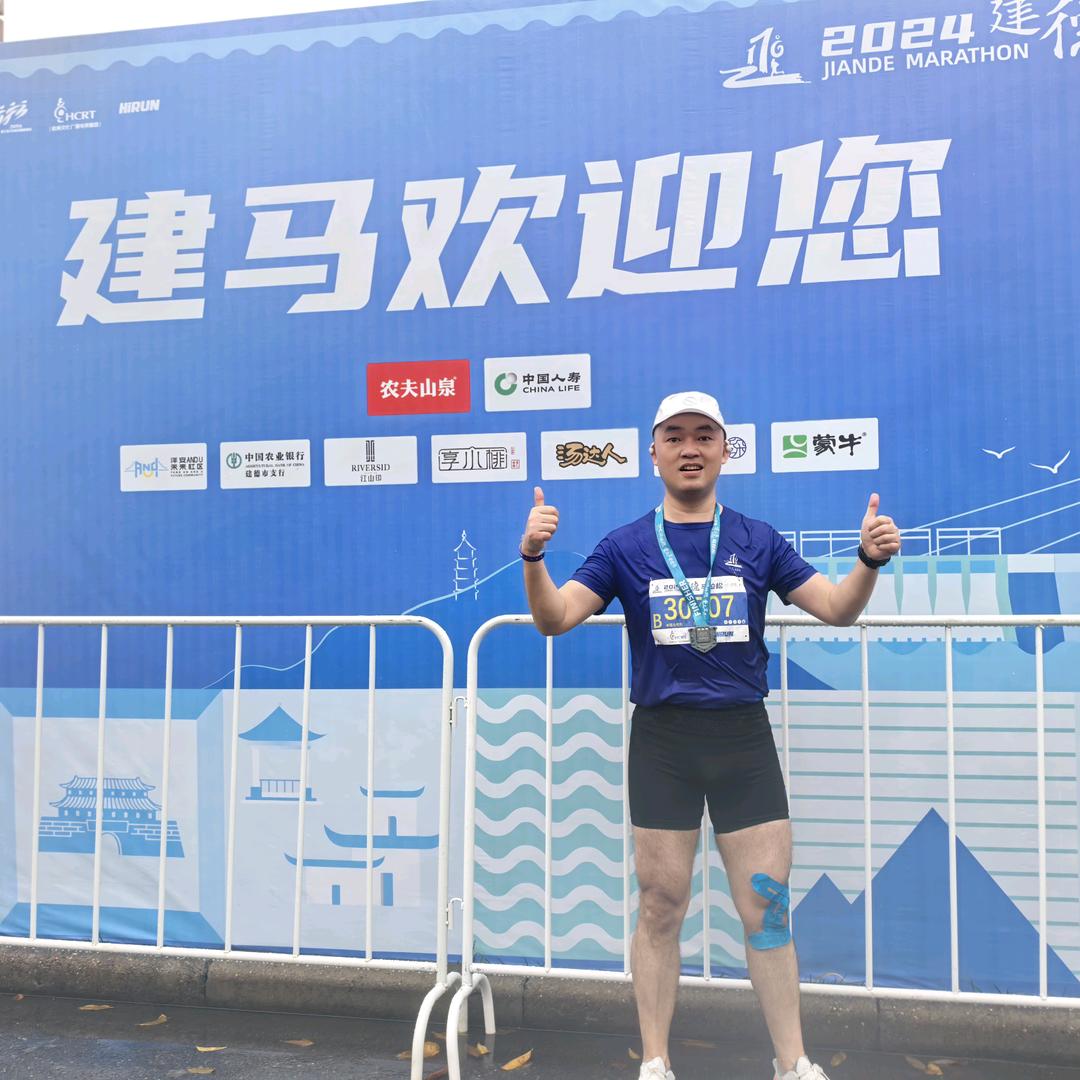 爱跑步的杰哥！！