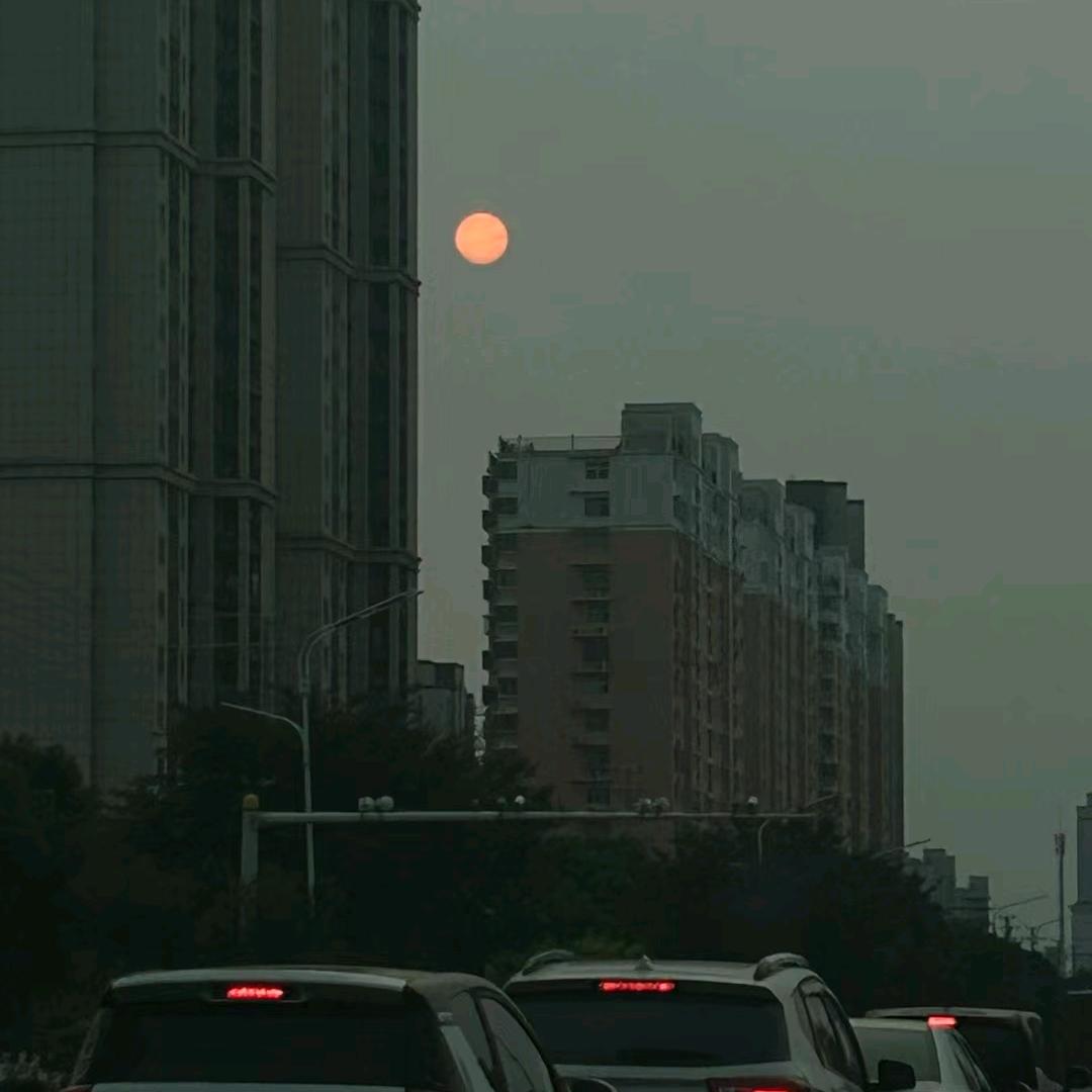 小楼一夜听春雨