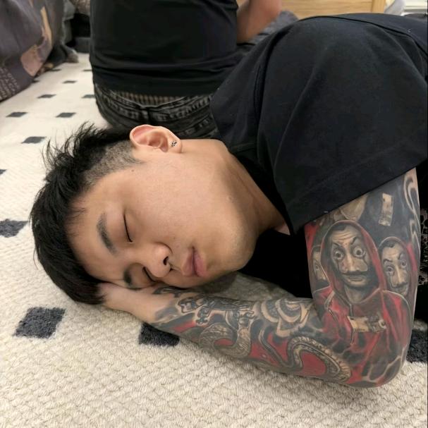 灯下黑
