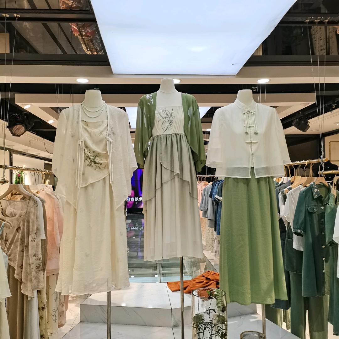 小妍实体精品女装