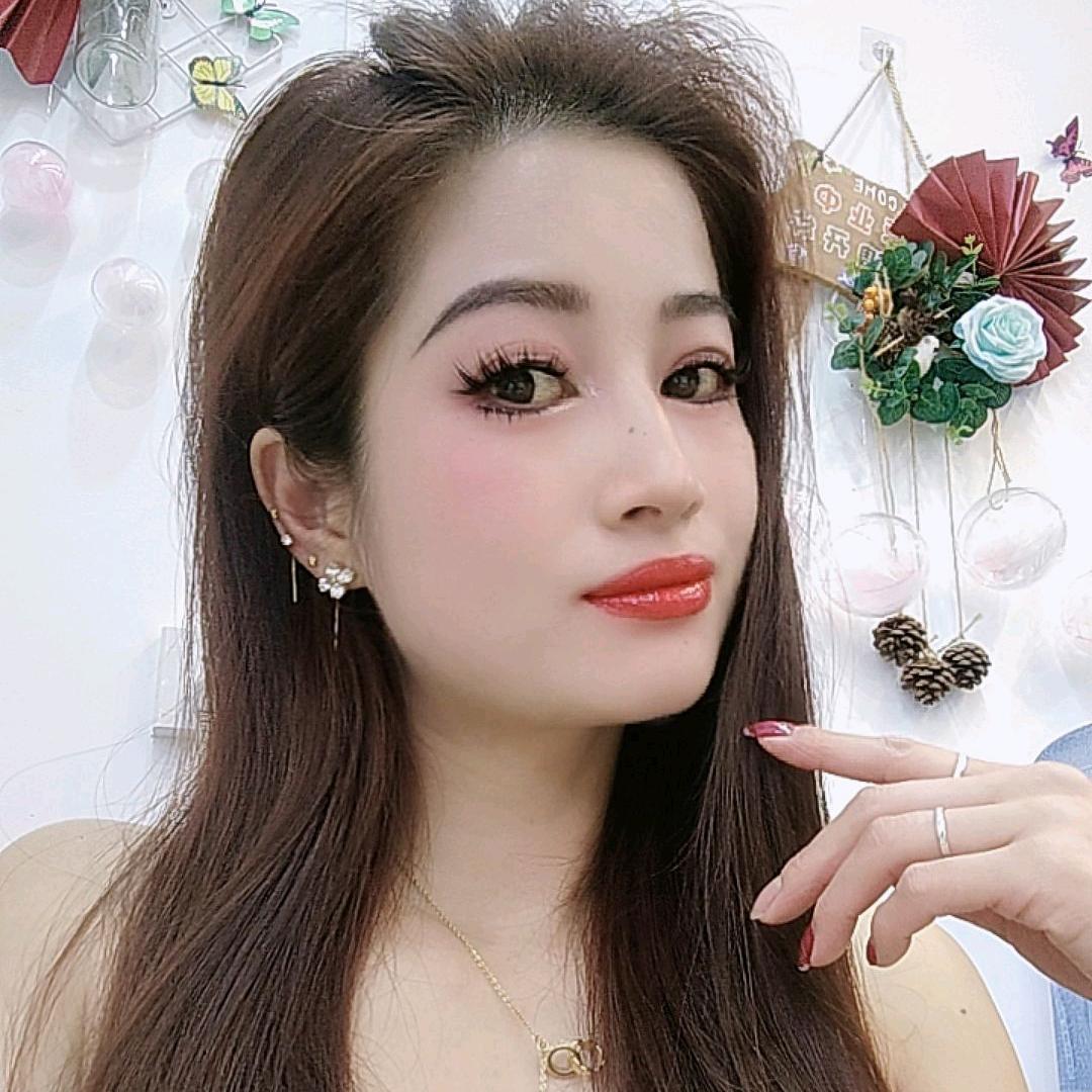 姐是午夜伤感小玫瑰🌹
