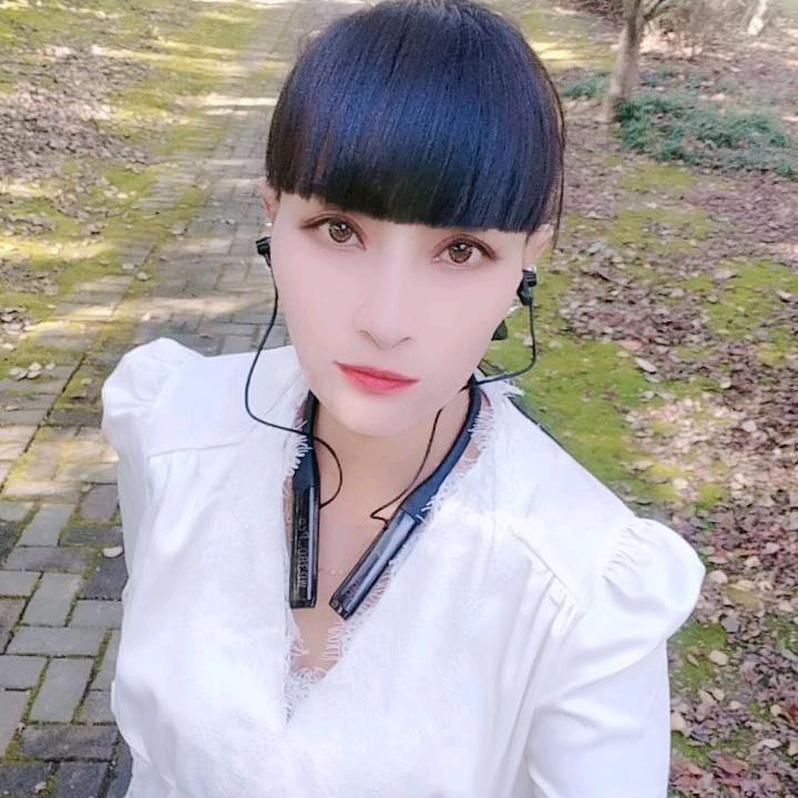 谁敢动莪悳男人姐让他跪地求饶