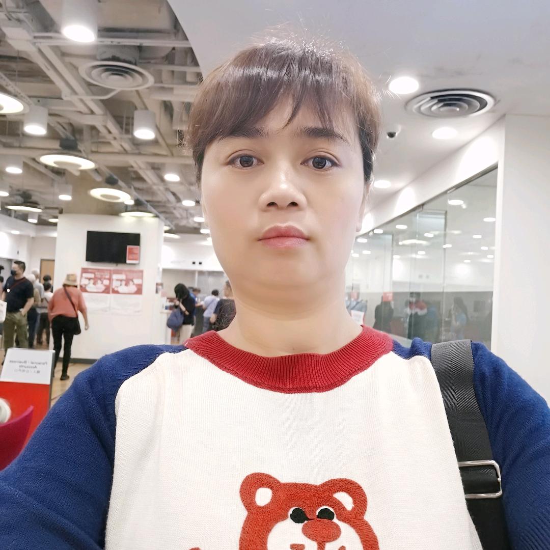 小艳(生活用品在橱窗)