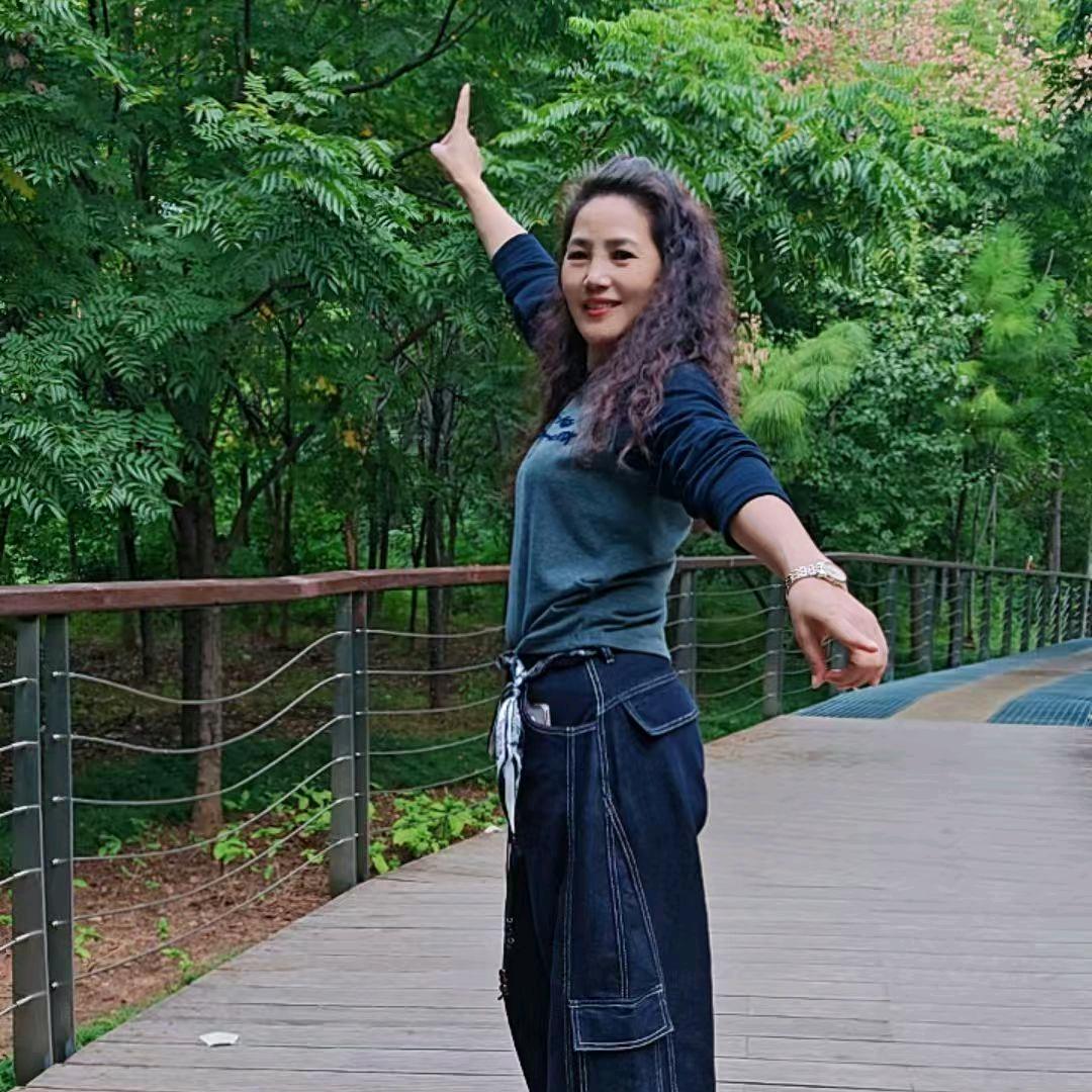 姑娘（橱窗有好物）