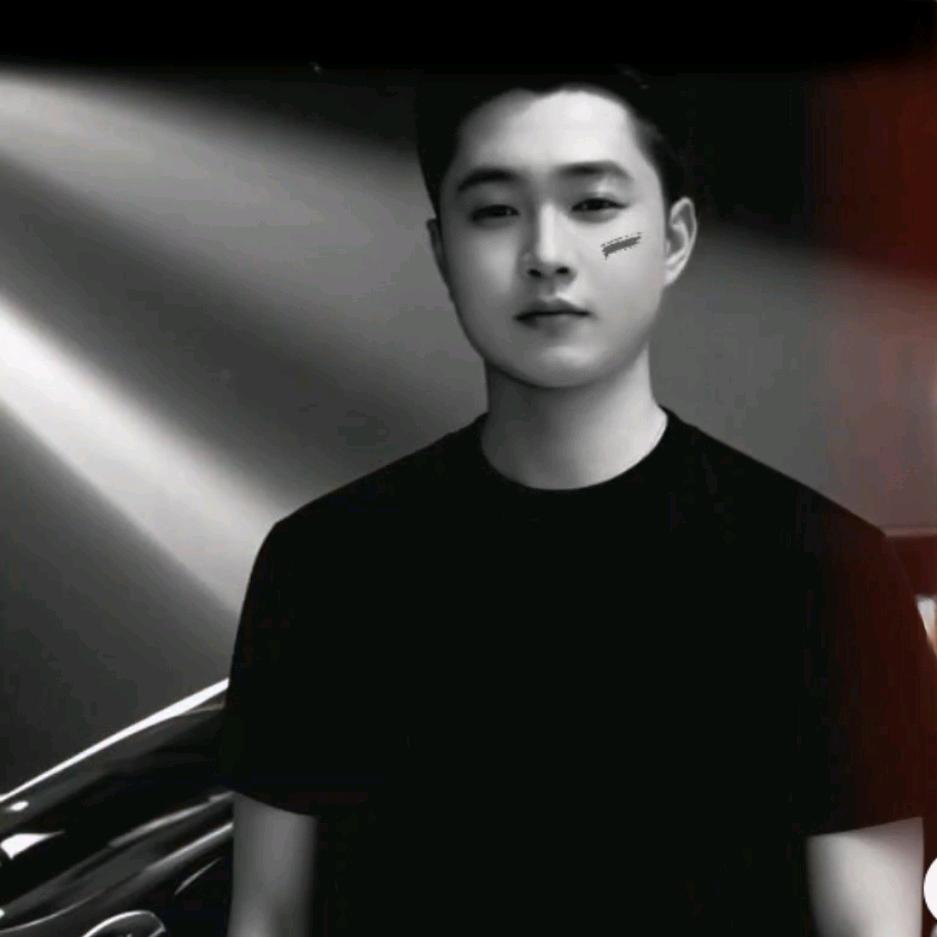 🚬ᥫᦸ 黎明独徘徊༒🚬: