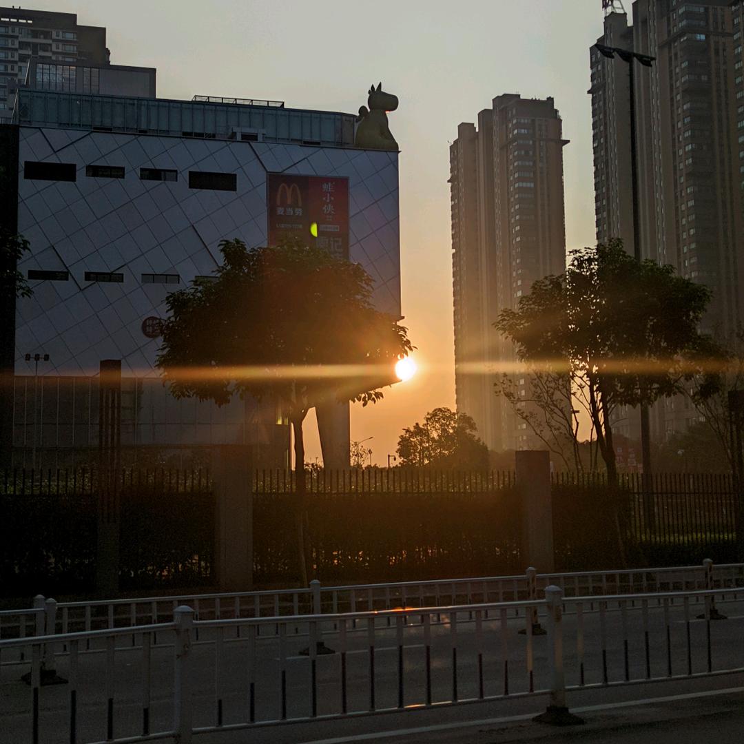 爱吃脆皮猪肚尖的天儿头像