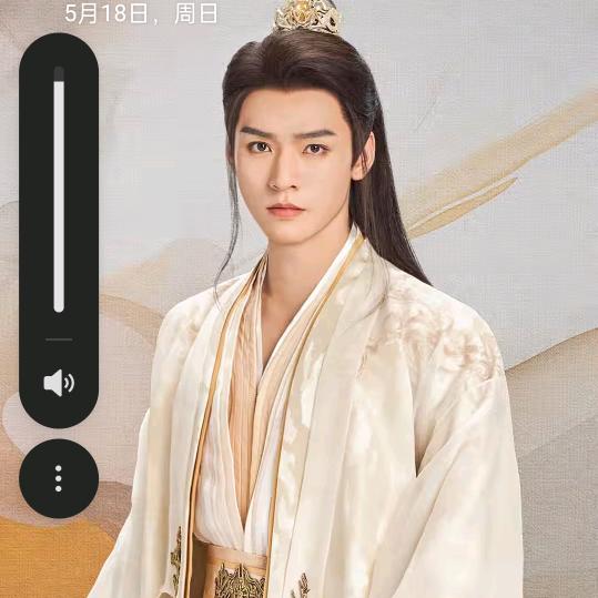 笑敬一杯酒余生在无你