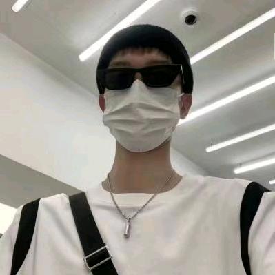 爱放屁的帅哥