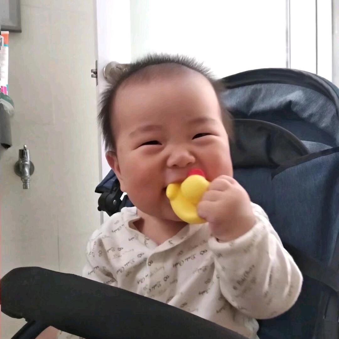 爱吃草莓的泡哥哥