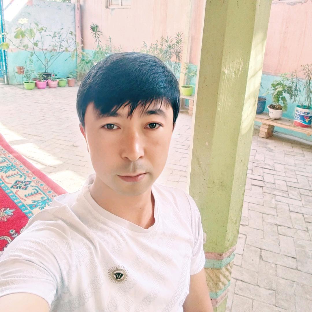 吐尔洪江
