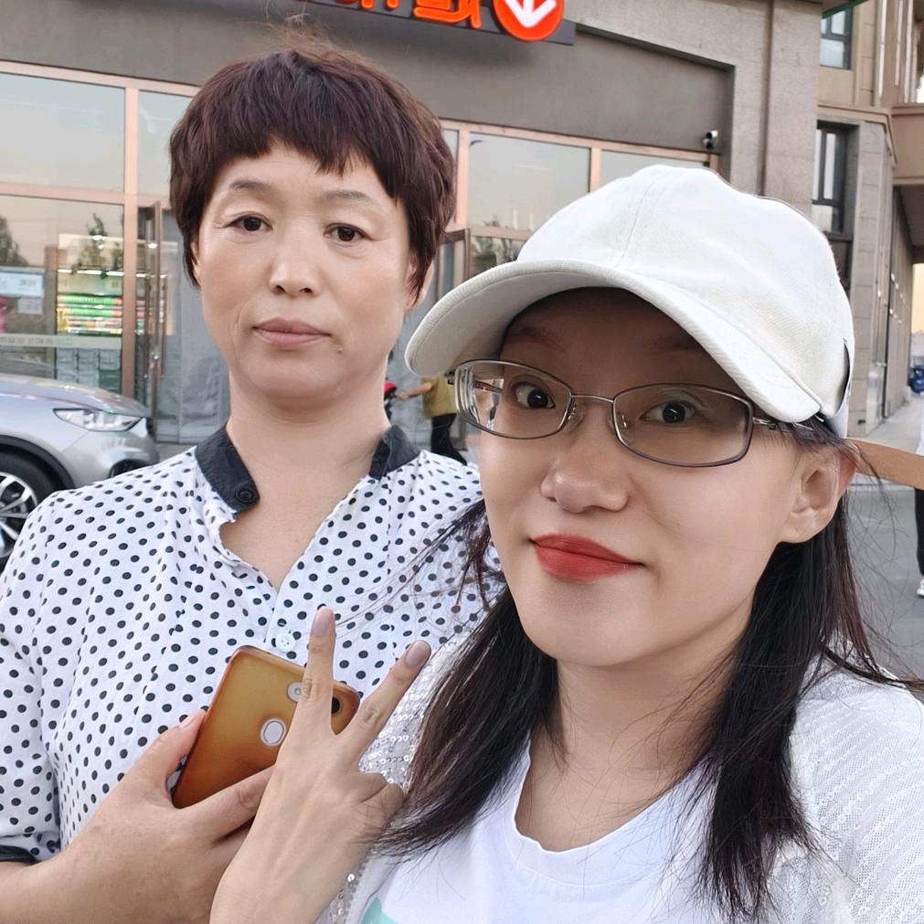 黄女士和她的张小妖