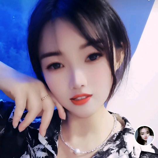 浅浅笑😘