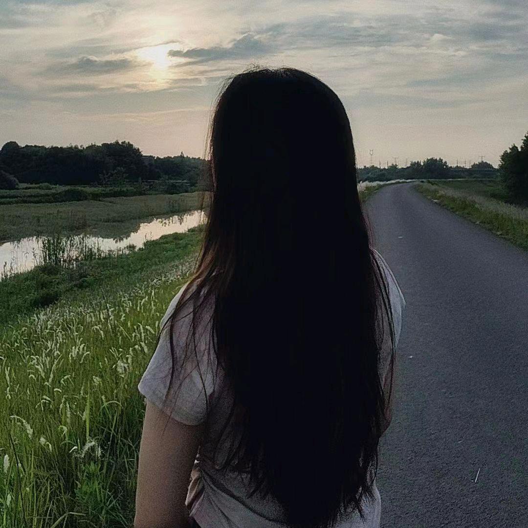 ♛张不大ᝰ