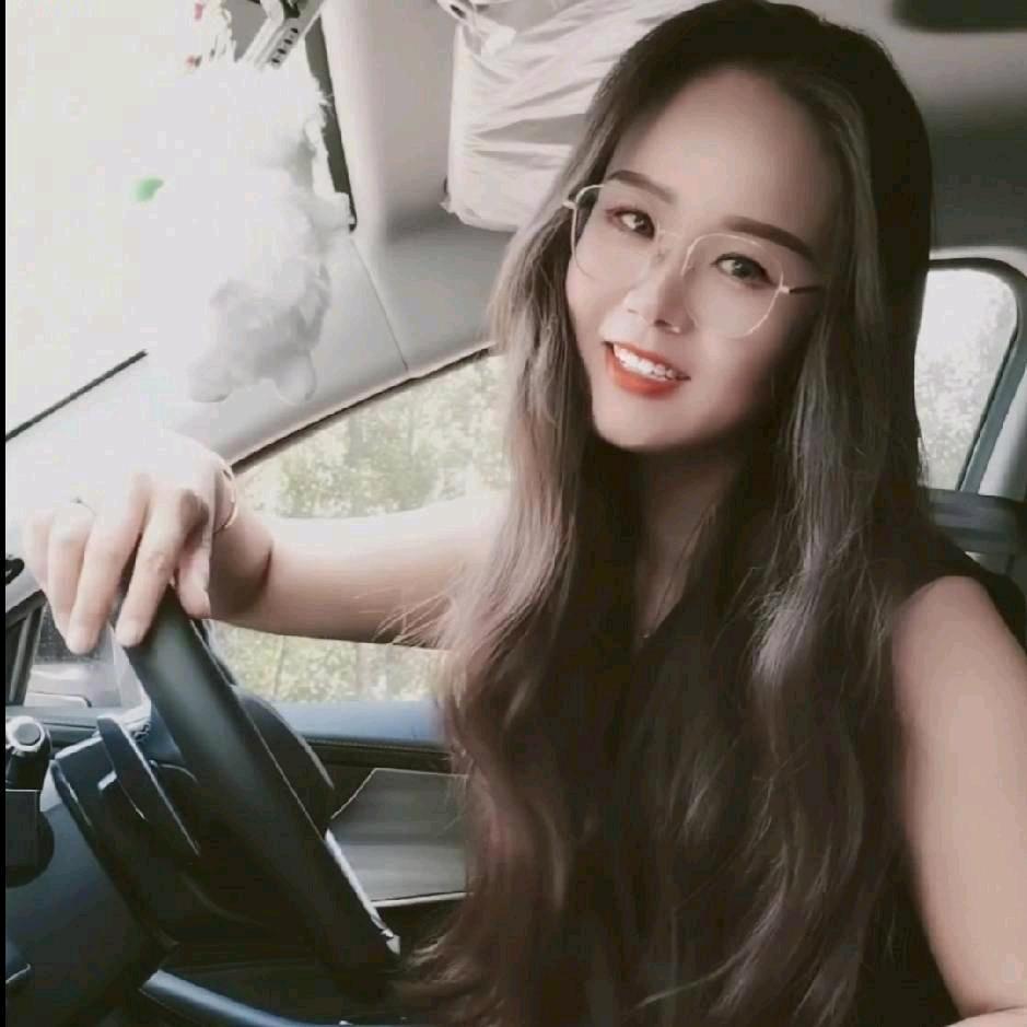 小石头流动餐厅老板娘