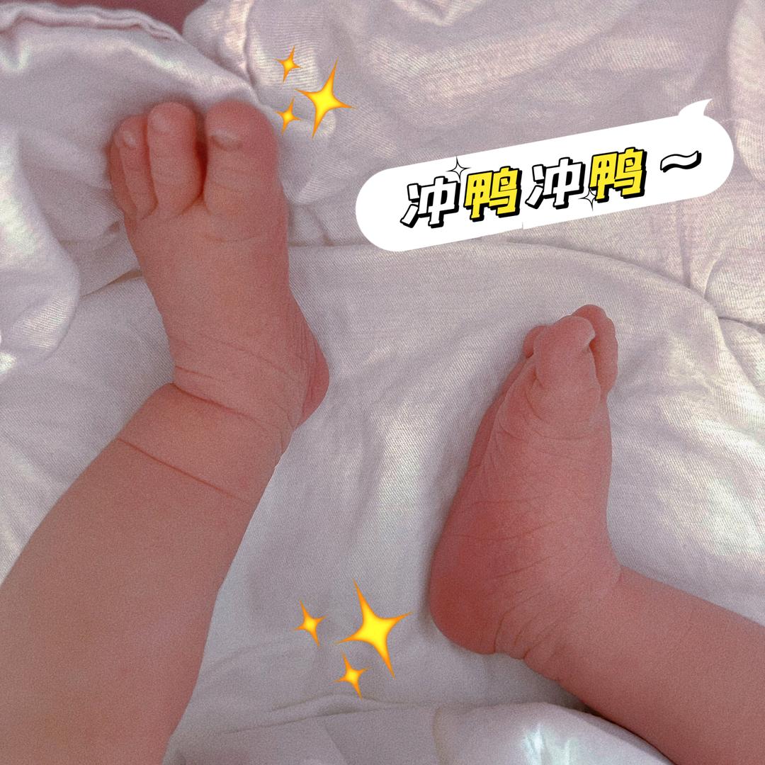 小石榴爱辣条🍼