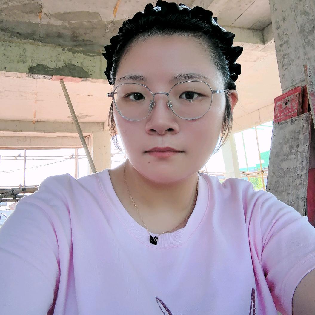 每天在工地搬砖的小明