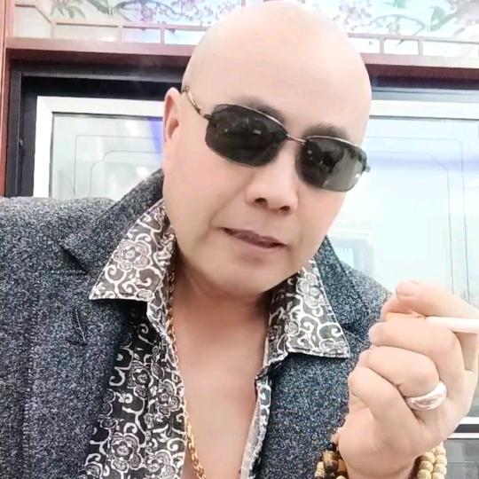 铁砂掌（仓哥）多才多艺