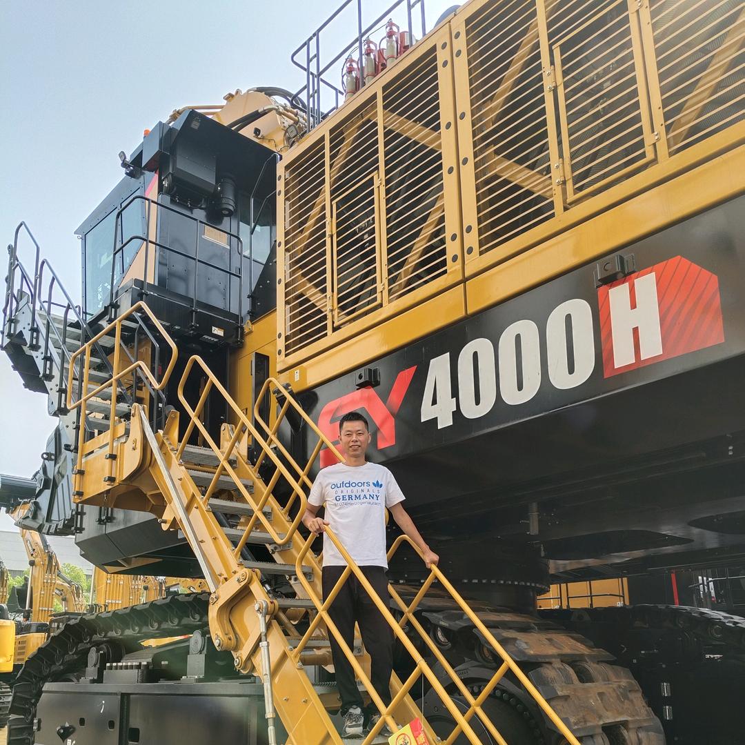 大型挖掘机租赁斌哥