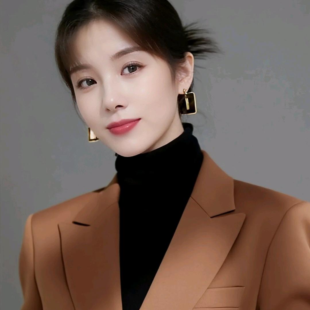 风凌乱了我的发，邱二娃