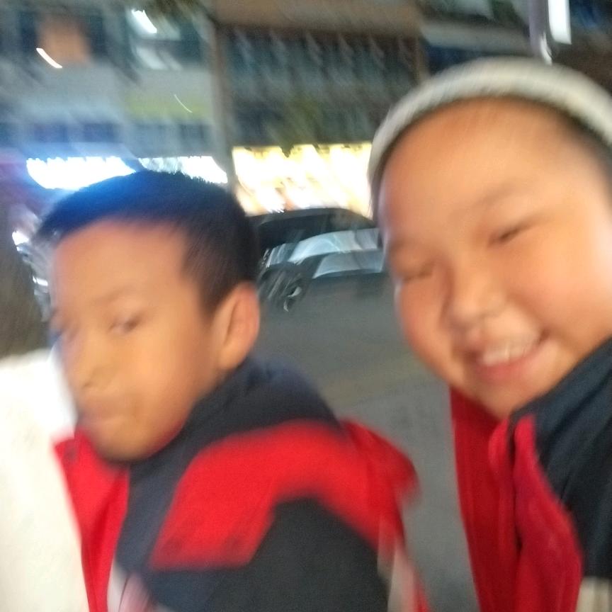 两姐弟的日常